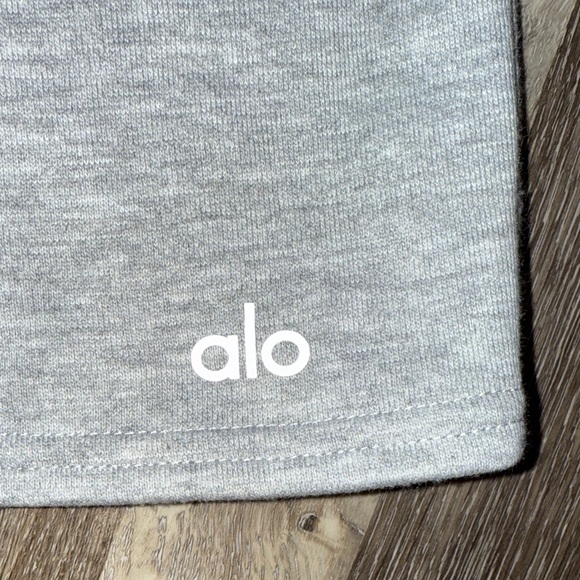 Alo drawstring shorts - Picture 2 of 4